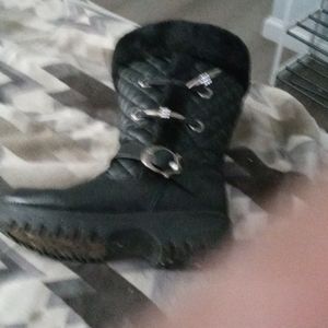 Clothes and shoes/boots